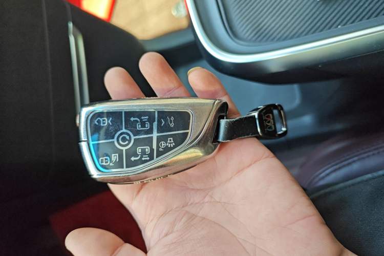 Used Buick Century 2023 2.0T Six-Seater Yinshi Edition Vehicle Key