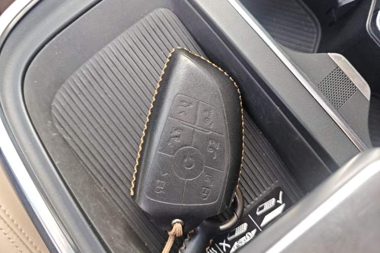 Used Buick Century 2023 2.0T Seven-Seater Deluxe Edition Vehicle Key