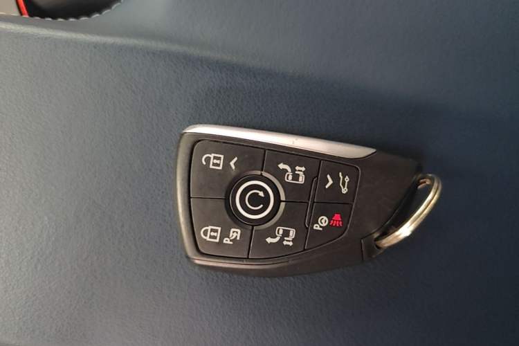 Used Buick Century 2023 2.0T Four-Seat Private Edition Vehicle Key