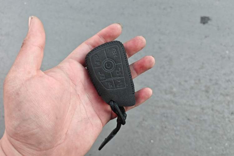 Used Buick Century 2023 2.0T Six-Seater Yinshi Edition Vehicle Key