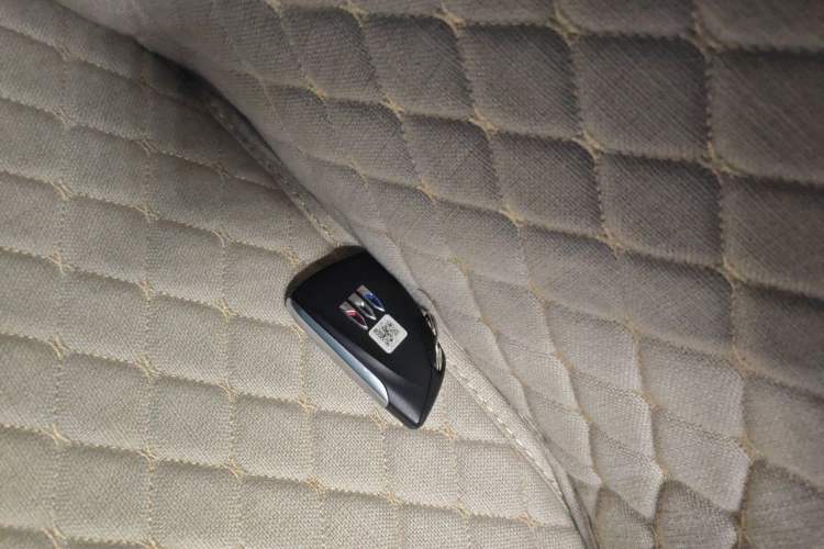 Used Buick Century 2023 2.0T Seven-Seater Yinshi Edition Vehicle Key