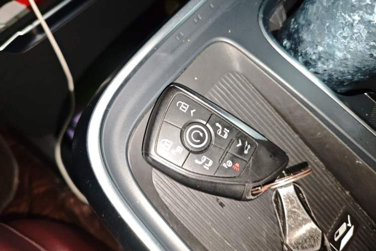 Used Buick Century 2023 2.0T Seven-Seater Yinshi Edition Vehicle Key