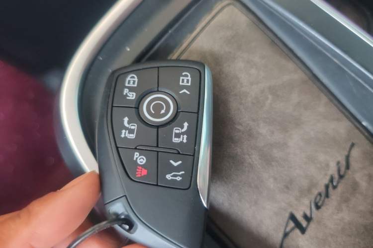 Used Buick Century 2023 2.0T Six-Seater Yinshi Edition Vehicle Key