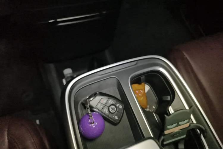 Used Buick Century 2023 2.0T Six-Seater Yinshi Edition Vehicle Key