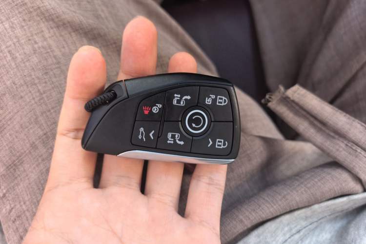 Used Buick Century 2023 2.0T Seven-Seater Yinshi Edition Vehicle Key