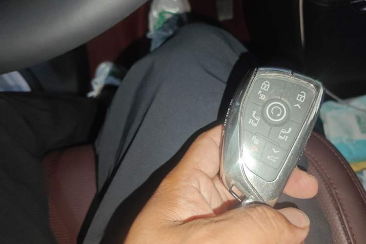 Used Buick Century 2023 2.0T Seven-Seater Yinshi Edition Vehicle Key
