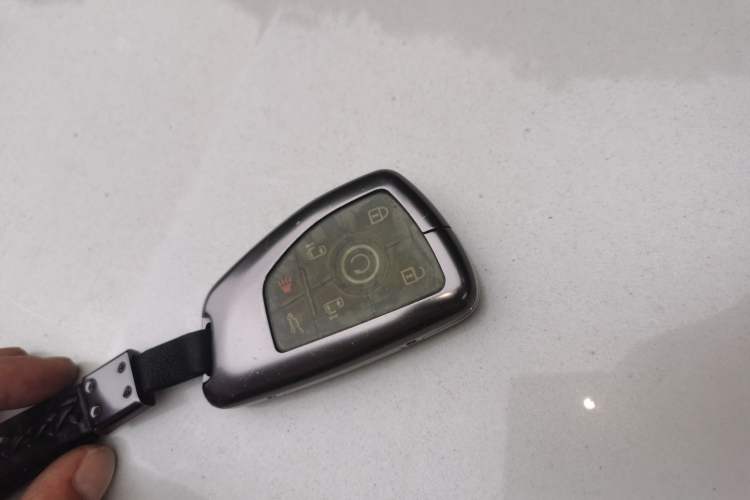 Used Buick Century 2023 2.0T Seven-Seater Deluxe Edition Vehicle Key