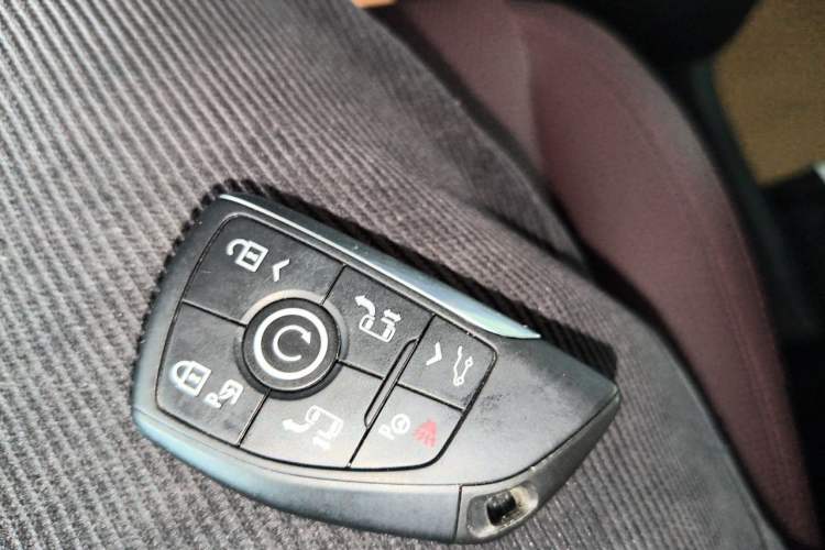 Used Buick Century 2023 2.0T Seven-Seater Yinshi Edition Vehicle Key