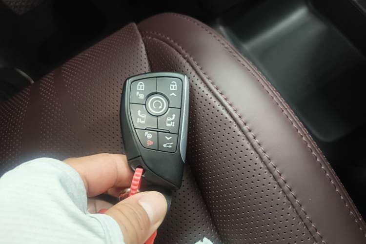 Used Buick Century 2023 2.0T Seven-Seater Yinshi Edition Vehicle Key