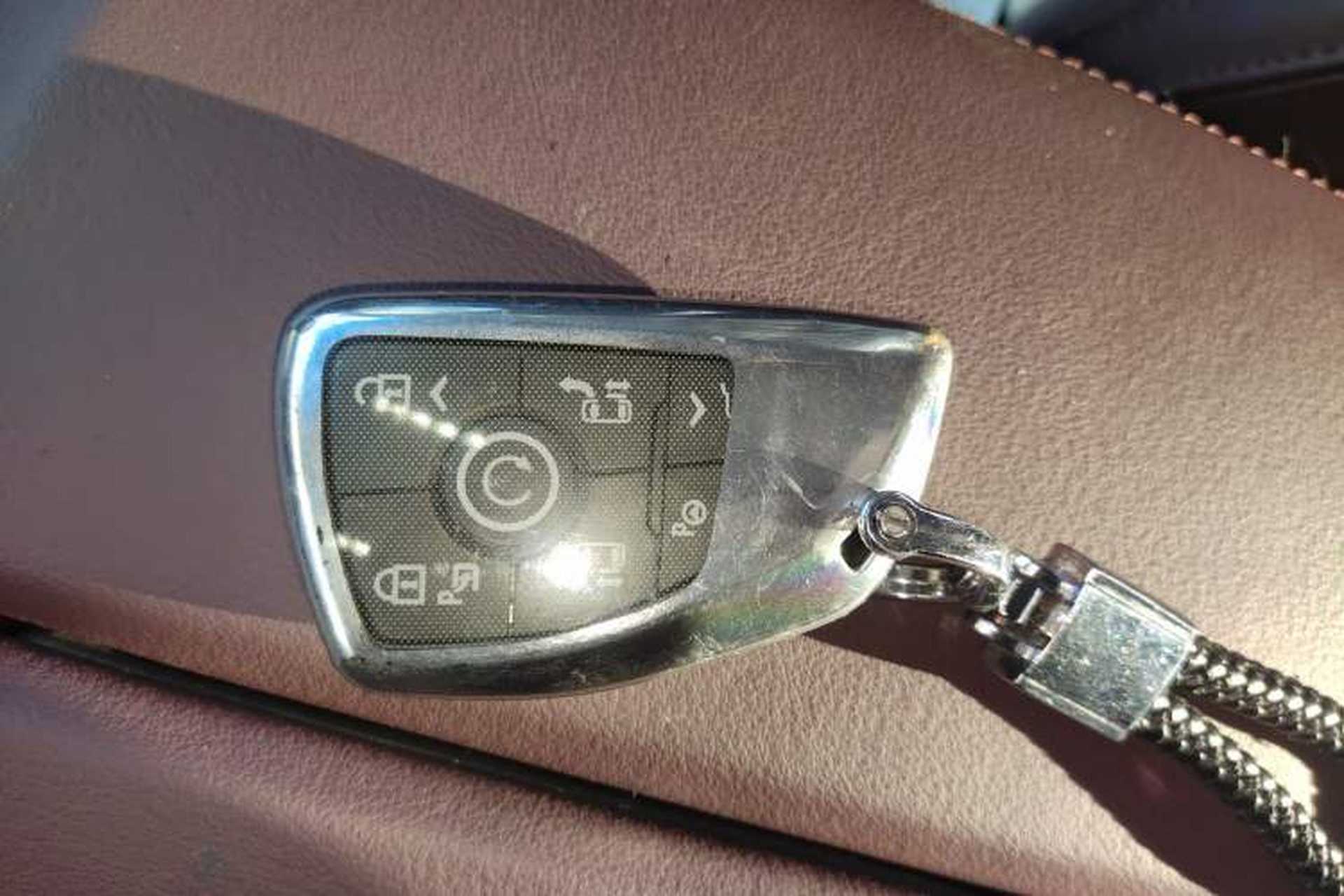 Used Buick Century 2023 2.0T Six-Seater Yinshi Edition Vehicle Key