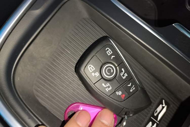Used Buick Century 2023 2.0T Seven-Seater Yinshi Edition Vehicle Key