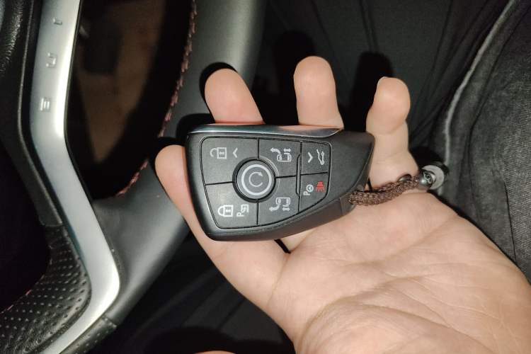 Used Buick Century 2023 2.0T Six-Seater Yinshi Edition Vehicle Key