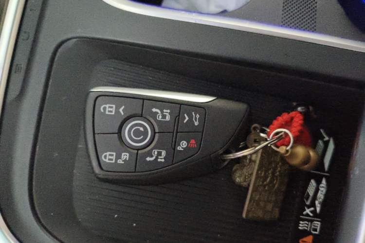 Used Buick Century 2023 2.0T Seven-Seater Yinshi Edition Vehicle Key