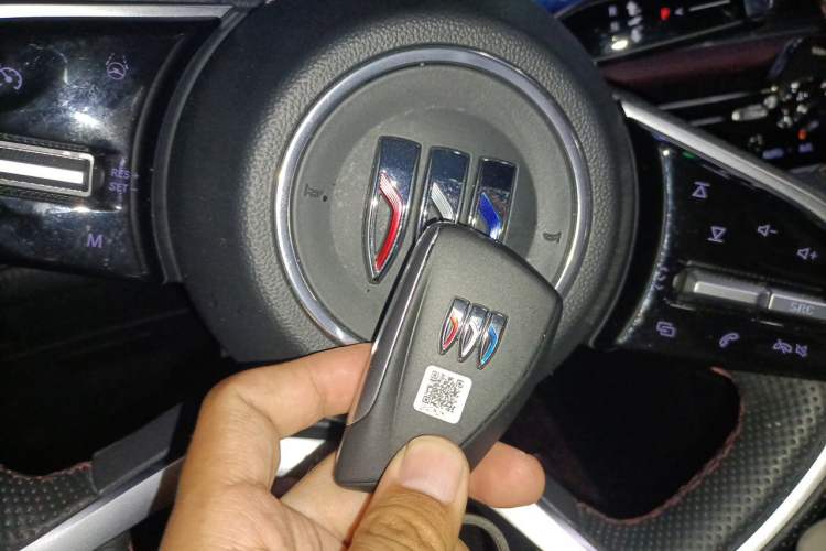 Used Buick Century 2023 2.0T Seven-Seater Yinshi Edition Vehicle Key