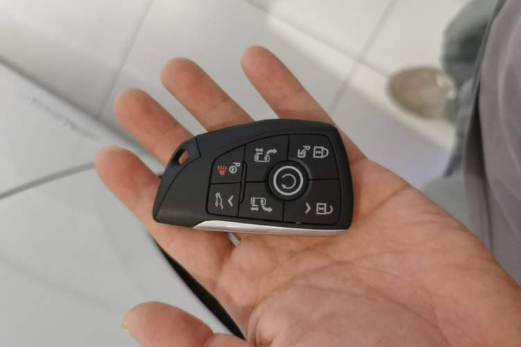 Used Buick Century 2023 2.0T Six-Seater Yinshi Edition Vehicle Key