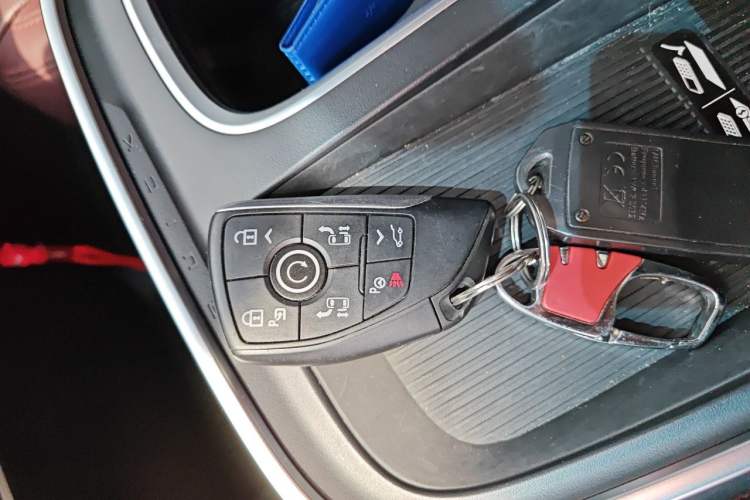 Used Buick Century 2023 2.0T Six-Seater Yinshi Edition Vehicle Key