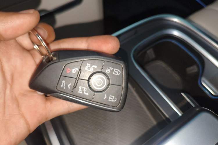 Used Buick Century 2023 2.0T Four-Seat Private Edition Vehicle Key