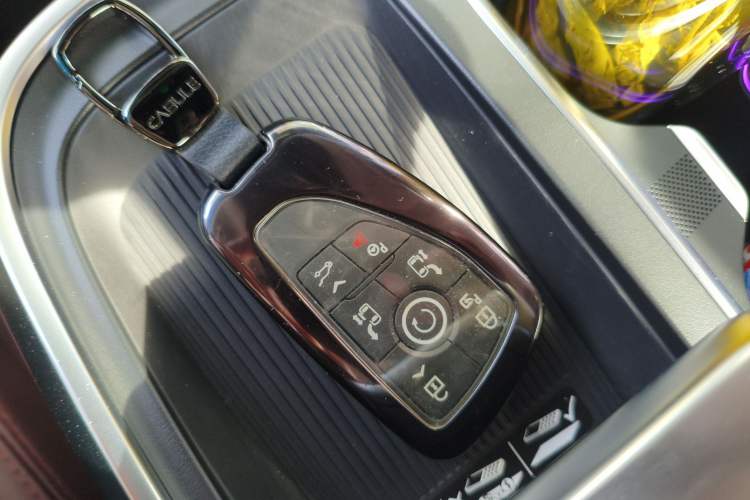 Used Buick Century 2023 2.0T Six-Seater Yinshi Edition Vehicle Key