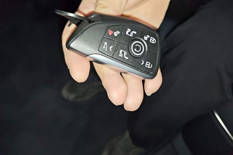 Used Buick Century 2023 2.0T Four-Seat Private Edition Vehicle Key