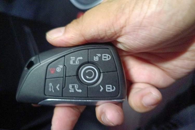Used Buick Century 2023 2.0T Six-Seater Yinshi Edition Vehicle Key