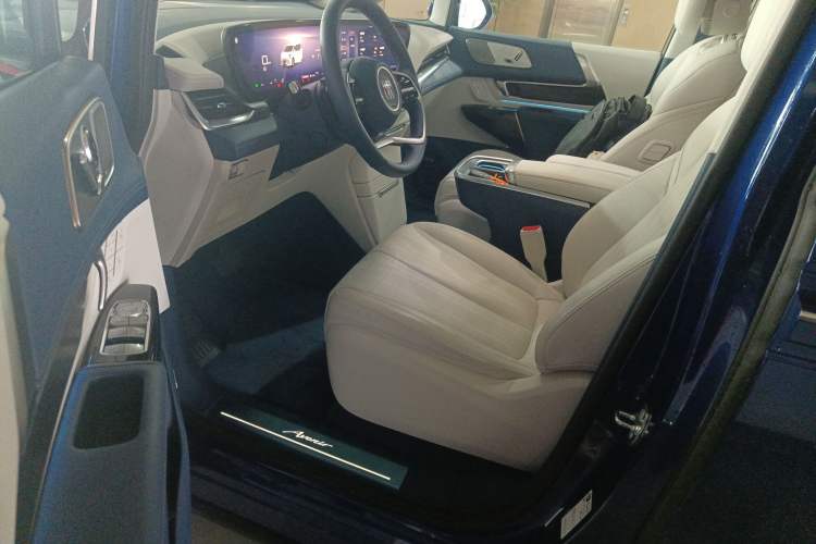 Used Buick Century 2025 2.0T Seven-Seater Yinshi Edition Driver Seat
