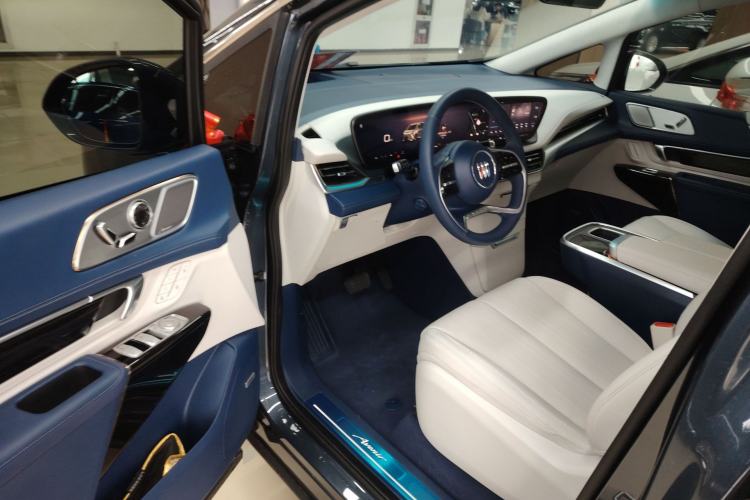 Used Buick Century 2025 2.0T Seven-Seater Yinshi Edition Interior 3