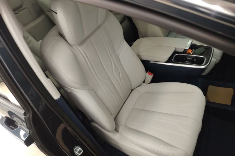 Used Buick Century 2025 2.0T Seven-Seater Yinshi Edition Right Front Seat