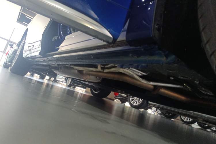 Used Buick Century 2025 2.0T Seven-Seater Yinshi Edition Right Side Sill