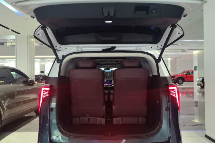 Used Buick Century 2025 2.0T Six-Seater YinShi Edition Trunk
