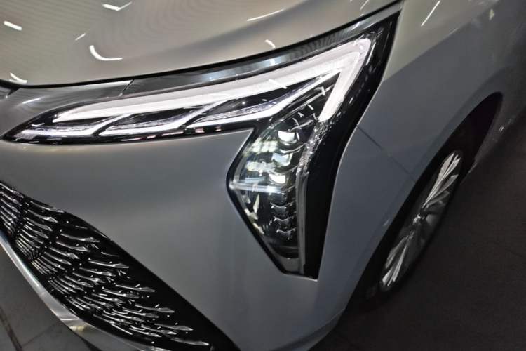 Used Buick Century 2025 2.0T Seven-Seater Yinshi Edition Left Front Headlight
