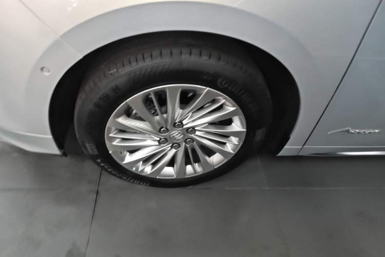 Used Buick Century 2025 2.0T Seven-Seater Yinshi Edition Left Front Wheel Hub