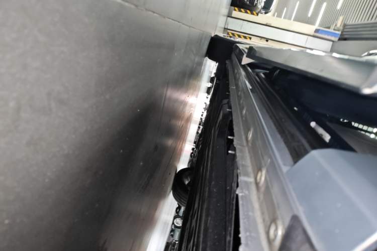 Used Buick Century 2025 2.0T Seven-Seater Yinshi Edition Left Side Sill