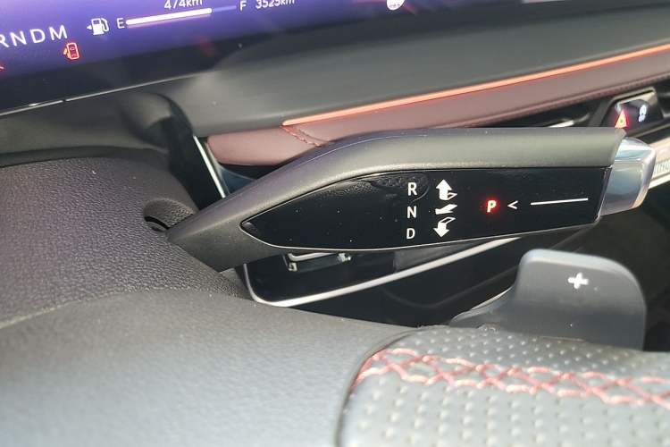 Used Buick Century 2025 2.0T Six-Seater YinShi Edition Gear Lever