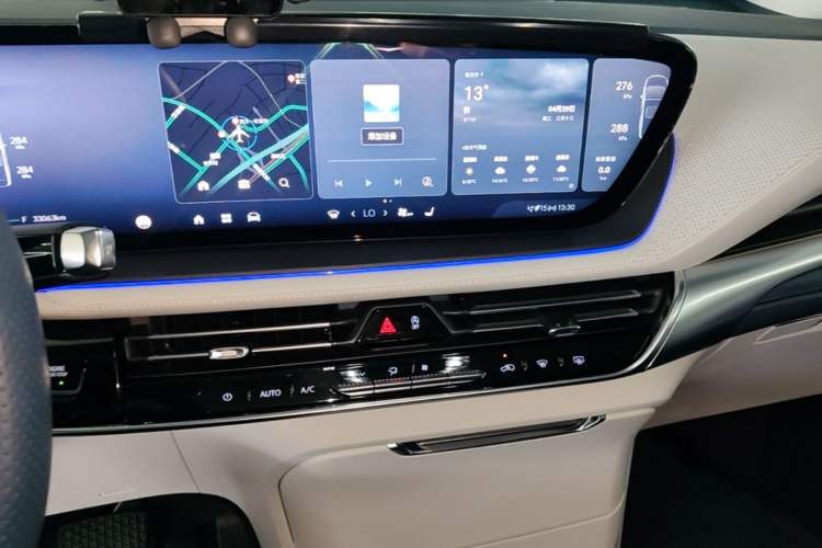 Used Buick Century 2025 2.0T Four-Seat Private Edition Audio And AC Panel