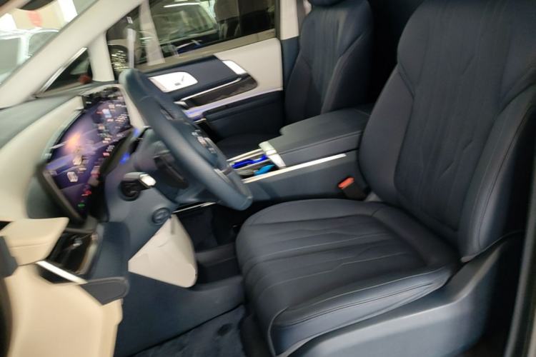 Used Buick Century 2025 2.0T Four-Seat Private Edition Left Front Seat