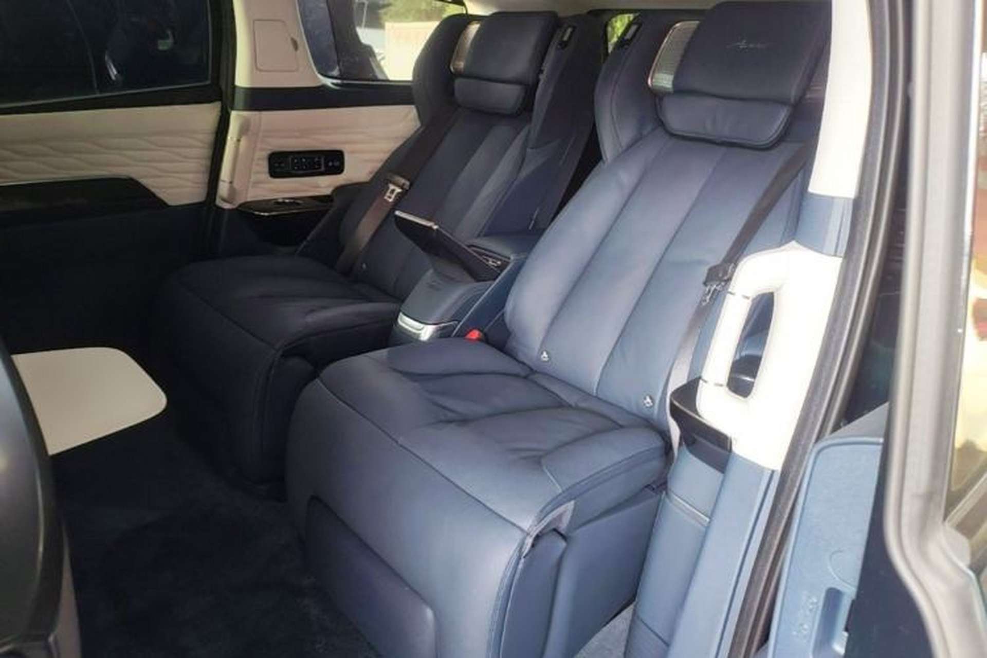 Used Buick Century 2025 2.0T Four-Seat Private Edition Left Rear Seat