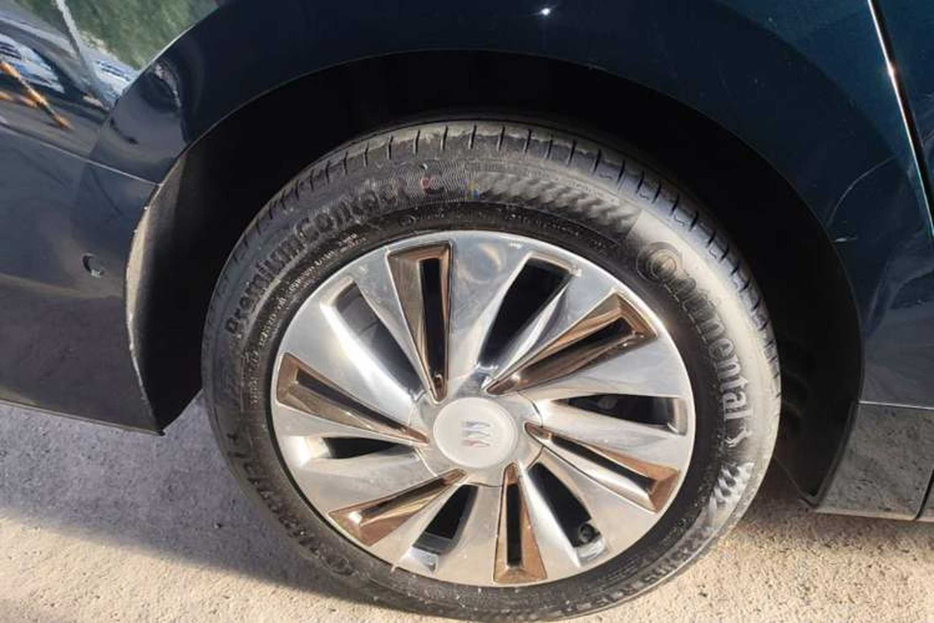 Used Buick Century 2025 2.0T Four-Seat Private Edition Right Rear Wheel Hub