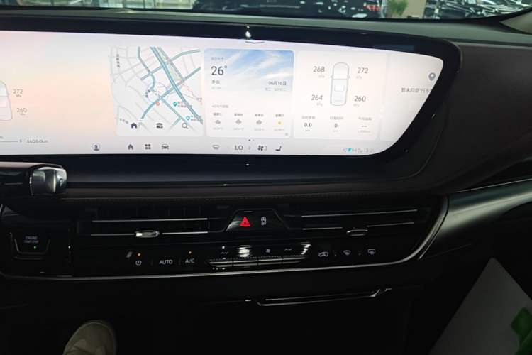 Used Buick Century 2025 2.0T Seven-Seater Yinshi Edition Audio And AC Panel