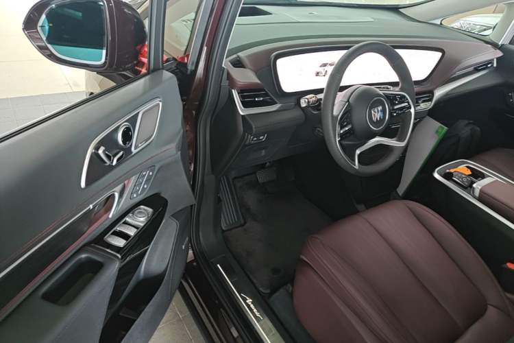 Used Buick Century 2025 2.0T Seven-Seater Yinshi Edition Driver Seat
