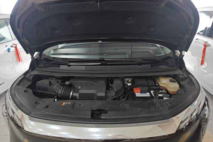 Used Buick Century 2025 2.0T Seven-Seater Yinshi Edition Engine Bay