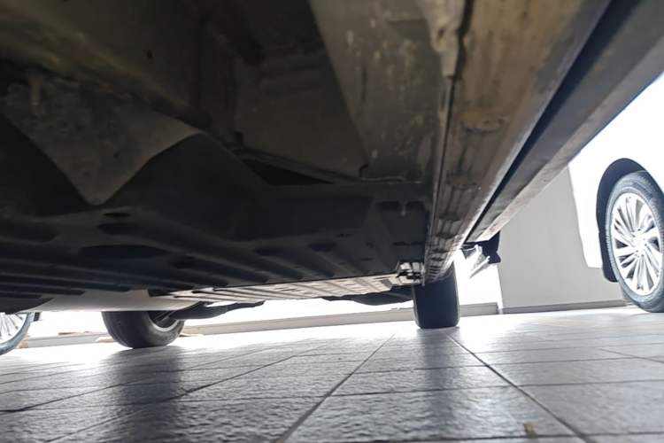 Used Buick Century 2025 2.0T Seven-Seater Yinshi Edition Left Side Sill