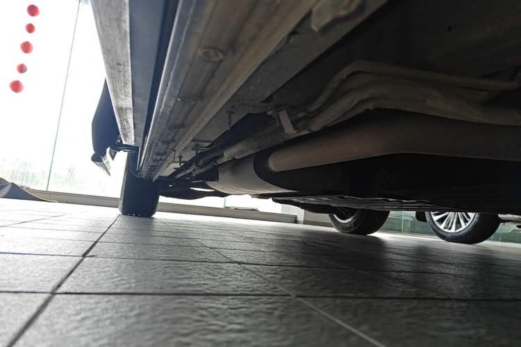 Used Buick Century 2025 2.0T Seven-Seater Yinshi Edition Right Side Sill