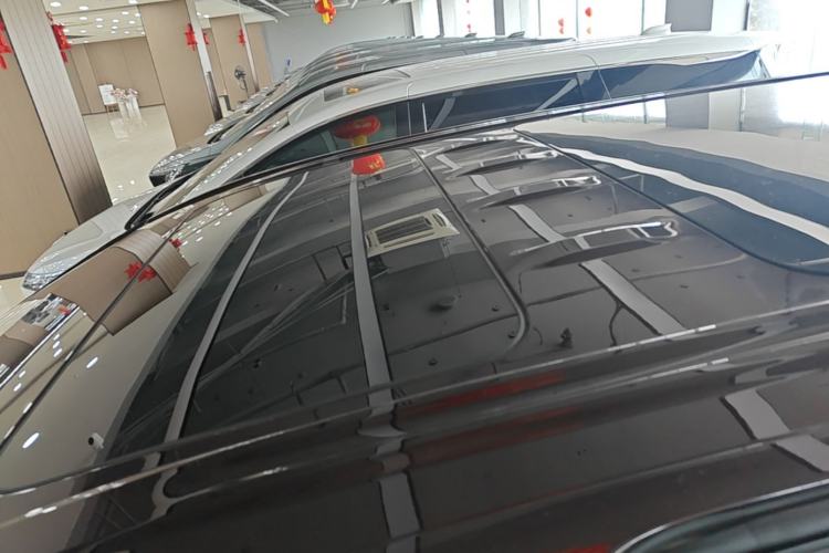 Used Buick Century 2025 2.0T Seven-Seater Yinshi Edition Roof