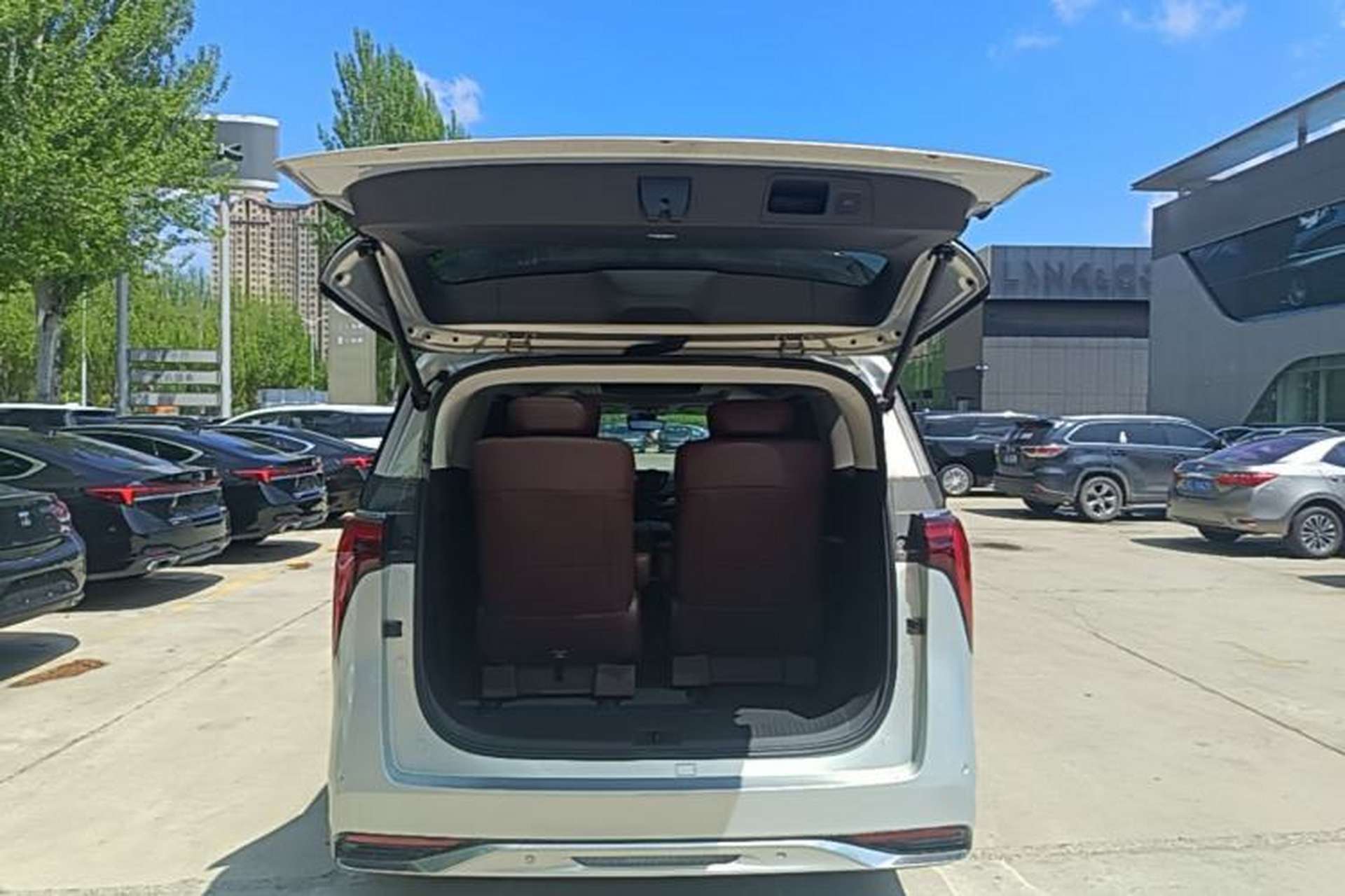Used Buick Century 2025 2.0T Six-Seater YinShi Edition Trunk
