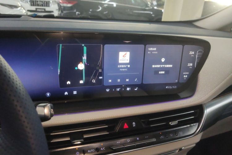 Used Buick Century 2025 2.0T Six-Seater YinShi Edition Audio And AC Panel