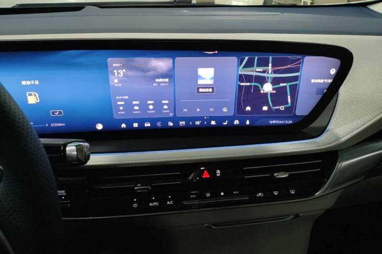 Used Buick Century 2025 2.0T Six-Seater YinShi Edition Audio And AC Panel