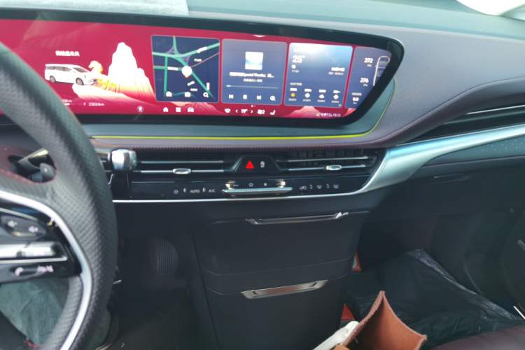 Used Buick Century 2025 2.0T Seven-Seater Yinshi Edition Audio And AC Panel