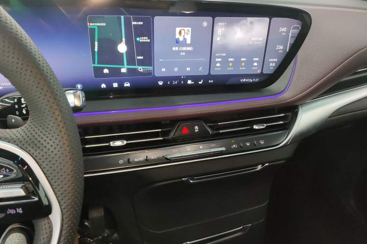 Used Buick Century 2025 2.0T Seven-Seater Yinshi Edition Audio And AC Panel