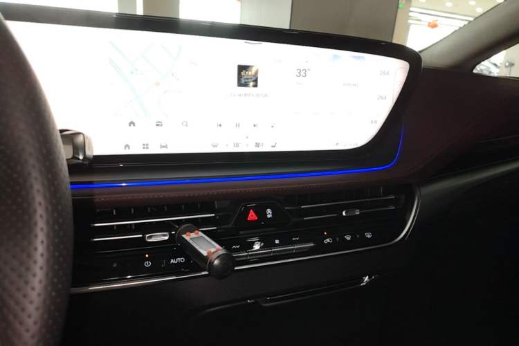 Used Buick Century 2025 2.0T Six-Seater YinShi Edition Audio And AC Panel