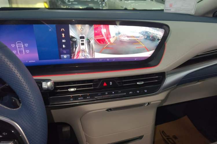 Used Buick Century 2025 2.0T Six-Seater YinShi Edition Audio And AC Panel